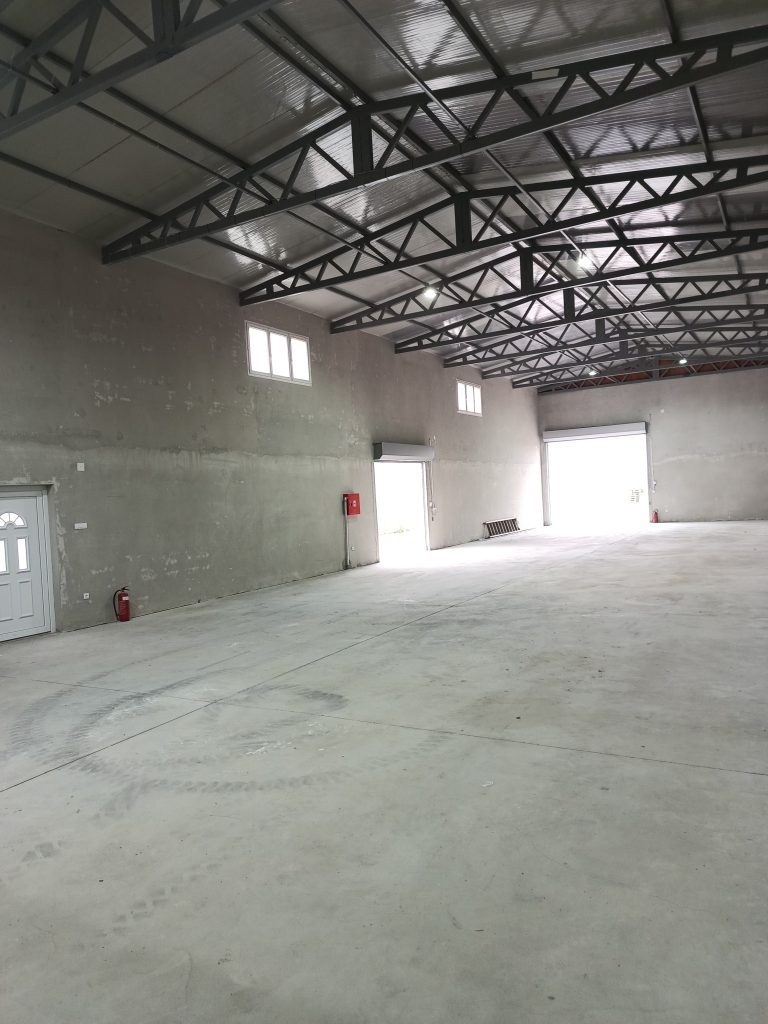Izdajem magacin novi banovci 700m od auto puta BG-NS